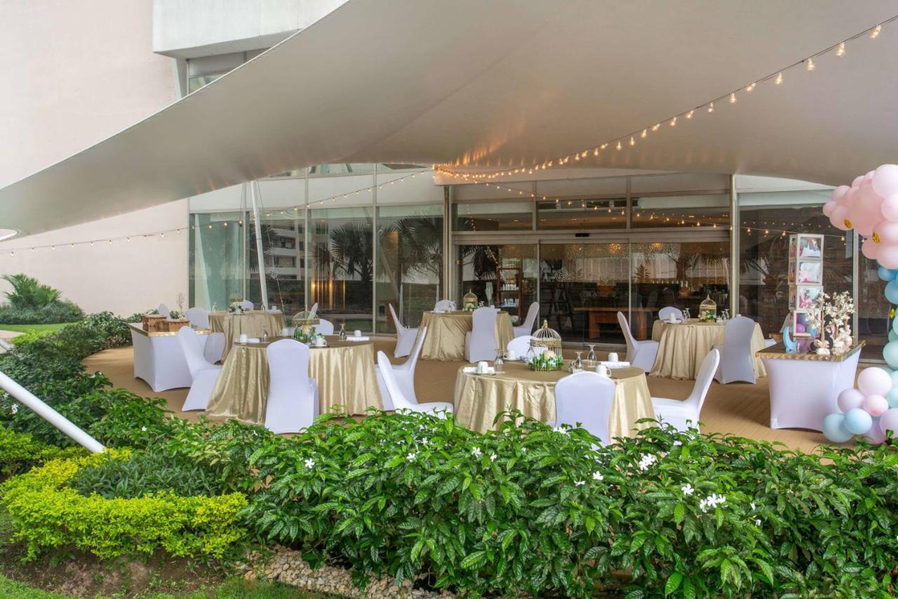 Jw Marriott Panama Hotel Eksteriør billede The outdoor terrace of the restaurant