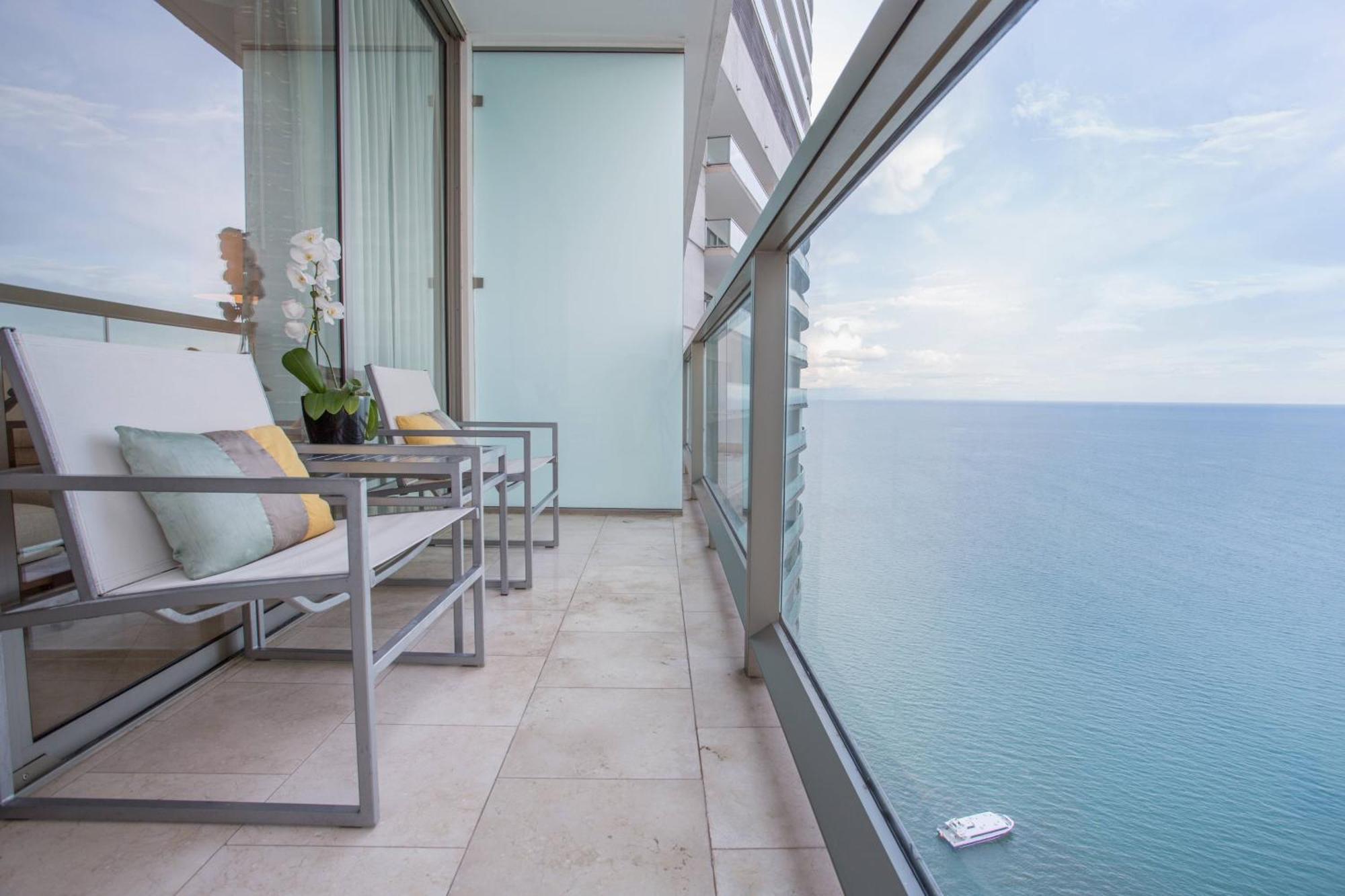 Jw Marriott Panama Hotel Eksteriør billede Balcony of a penthouse